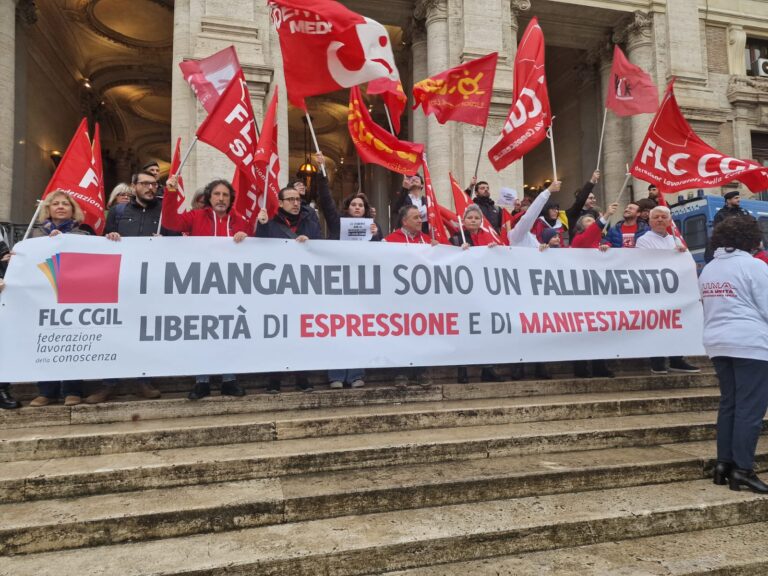 I MANGANELLI SONO UN FALLIMENTO: Dopo i fatti di #Pisa, La FLC CGIL Campania oggi era con  lavoratrici e lavoratori della conoscenza, studenti, genitori e associazioni in presidio al MIM per rivendicare una società e un’istruzione non punitive. Non si può reprimere il dissenso!