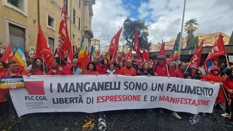 La FLC CGIL Campania ha partecipato al corteo di Roma per la pace e la libertà di espressione e manifestazione. I manganelli sono un fallimento!